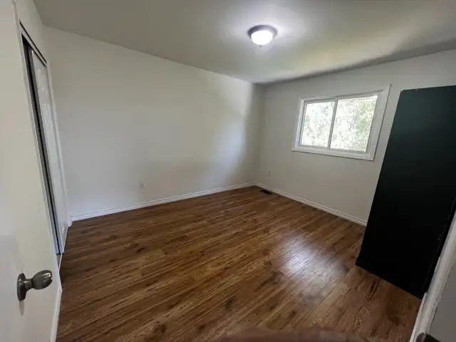 3 bedroom house for rent near fanshawe college London main campu - Photo 3