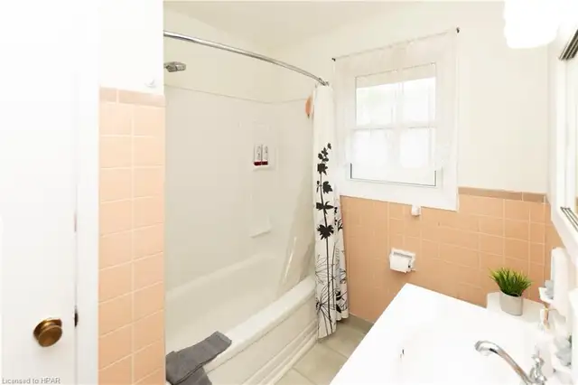 3 bedroom house for rent near fanshawe college London main campu - Photo 6