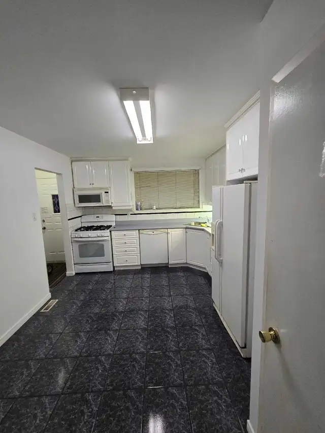 2 rooms Available For Rent May or June 01, 2026 - Photo 5