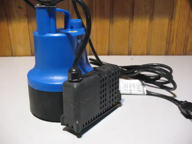 BURCAM 1/6HP Automatic Submersible Utility Pump - Photo 4