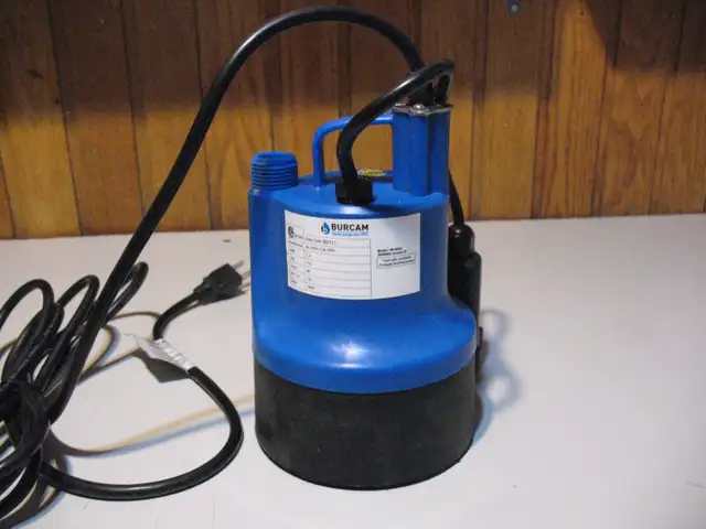 BURCAM 1/6HP Automatic Submersible Utility Pump - Photo 5