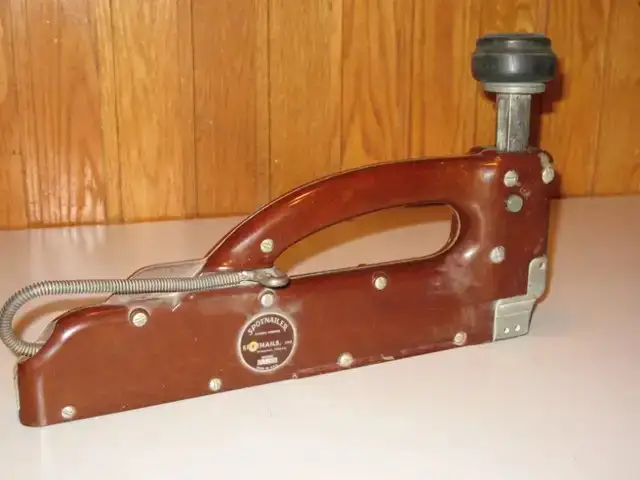 Manual Flooring Stapler, with Mallot - Photo 6