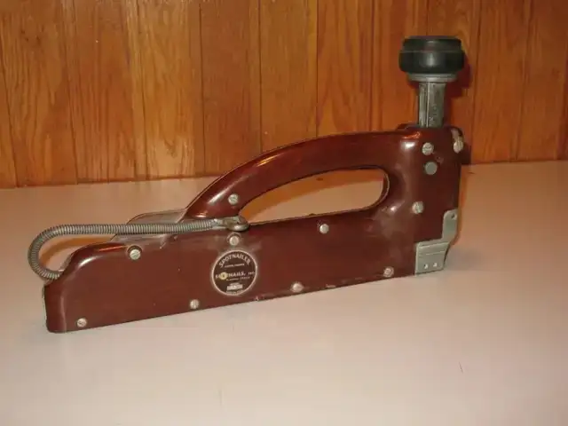Manual Flooring Stapler, with Mallot - Photo 9