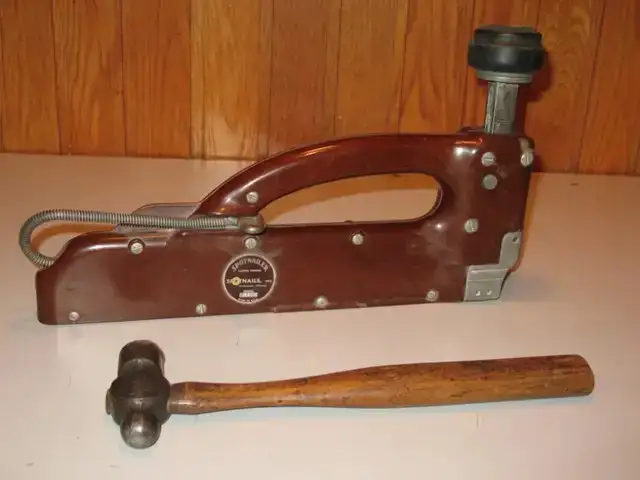Manual Flooring Stapler, with Mallot - Photo 10