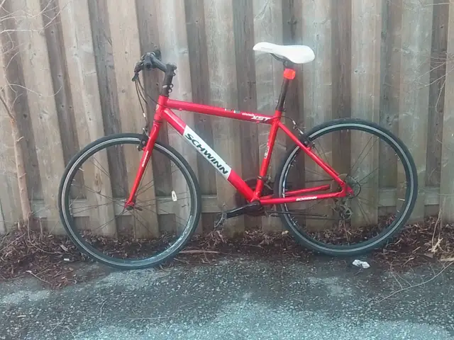 Schwinn Circuit Hybrid Commuter Bike for sale - Photo 2