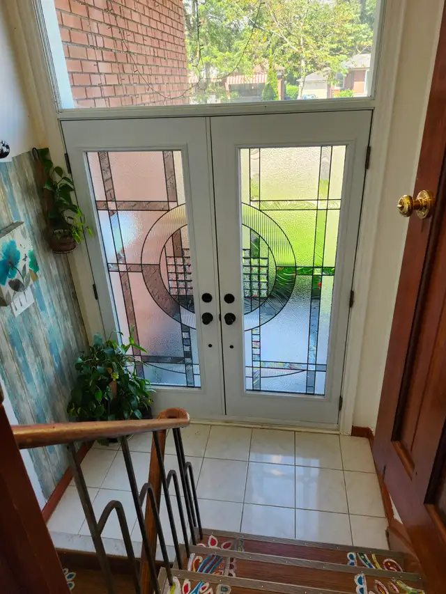 House for Rent (Main Floor) Near Kennedy Subway Station - Photo 2