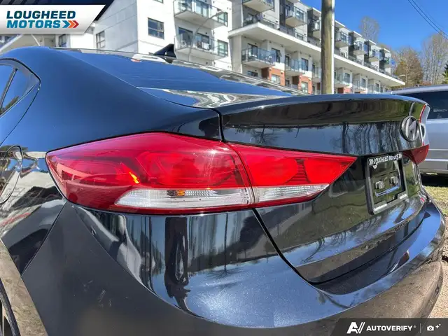 2017 Hyundai Elantra GLS 4Dr Sedan - Photo 8