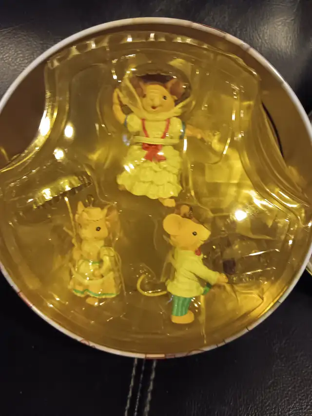 Coca Cola Coke Christmas Tin With 3 Mice Ornaments - Photo 2