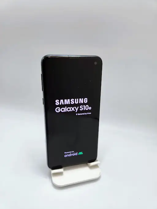 Samsung Galaxy S10E 128gb 3Months Warranty W/Charger - Photo 2