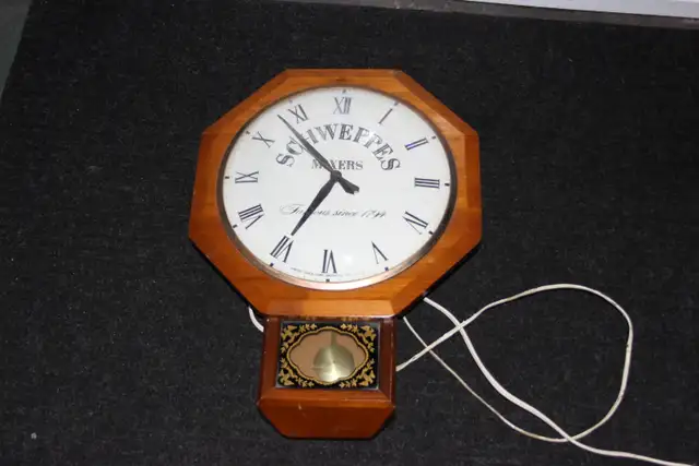VINTAGE 'Schweppes Mixers' Bubble Glass Clock
