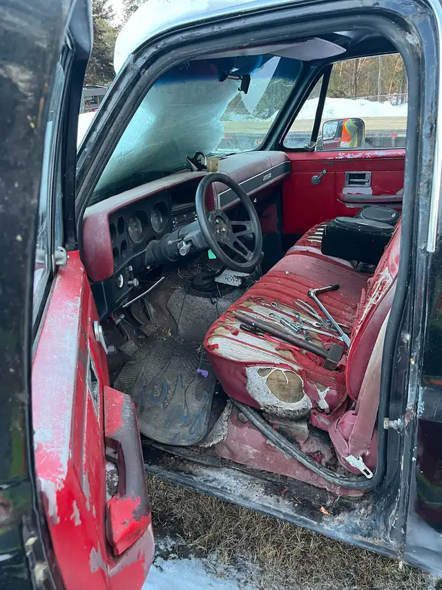 1982 GMC Shortbox 4x4 Truck - Photo 8