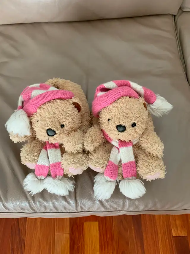 PANTOUFLES FILLETTE GR 5 SEMELLES 9'LONG OURSONS: $5.00