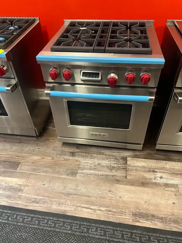 30" Wolf Dual Fuel Range - Photo 2