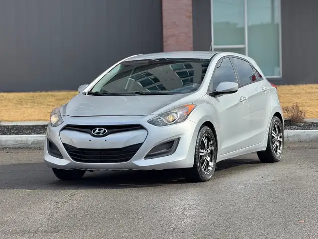 2012 HYUNDAI ELANTRA