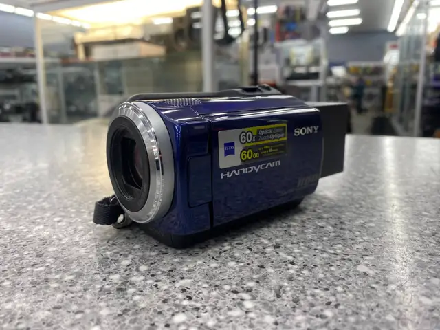 Sony DCR-SR47 HandyCam Camcorder - Photo 3