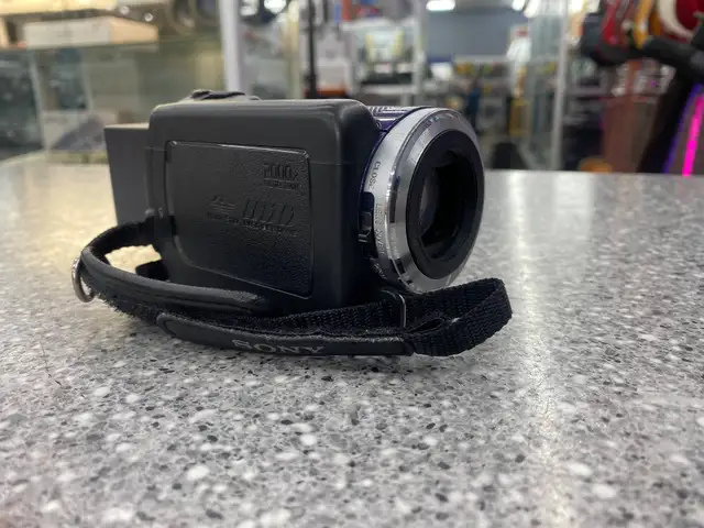 Sony DCR-SR47 HandyCam Camcorder - Photo 4