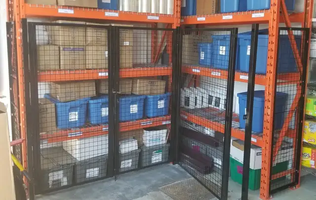 Wire mesh partitions / security fence / cages / drivers entrance - Photo 3