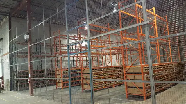 Wire mesh partitions / security fence / cages / drivers entrance - Photo 4