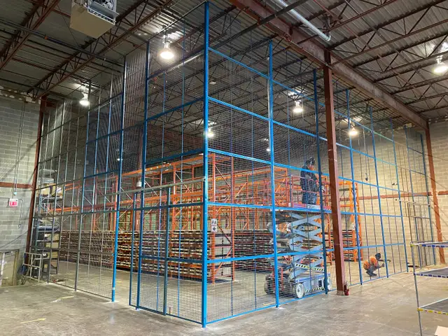 Wire mesh partitions / security fence / cages / drivers entrance - Photo 5