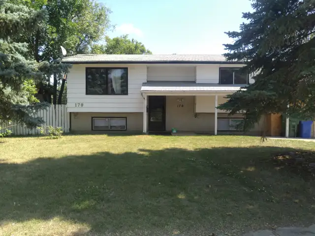 ROOM RENTAL AVAILABLE MAY 5 IN FULLY FURNISHED HOUSE - Photo 8