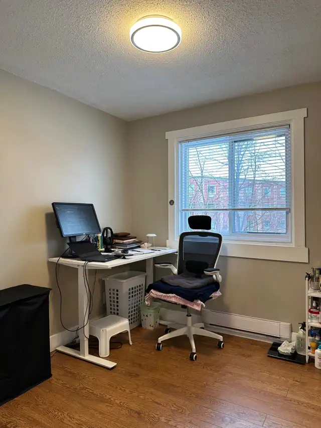 TWO BEDROOM APARTMENT ON MERIVALE ROAD OTTAWA WITH PARKING - Photo 4