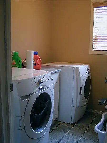 FURNISHED SW HOUSE! ALL UTILITIES! 3BED DEN! IK NET! TV! GARAGE! - Photo 9