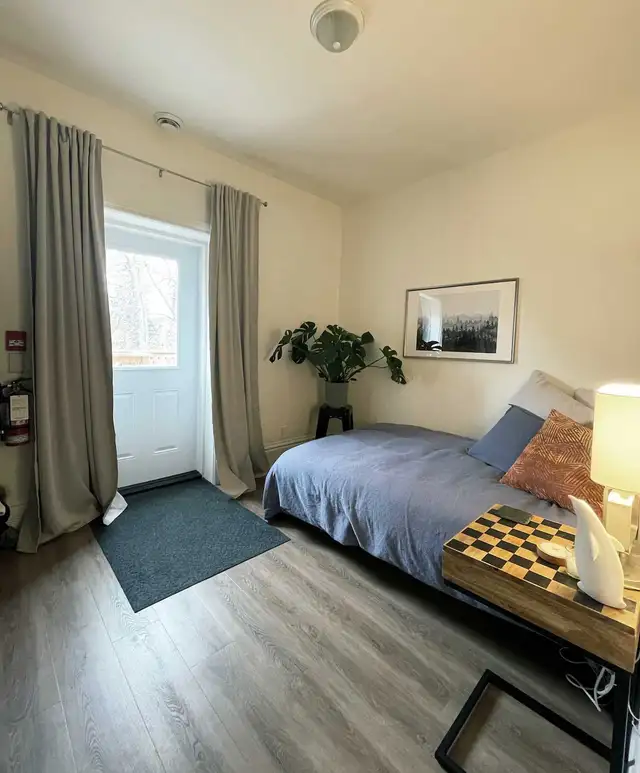 3 Beds 2 Baths Apartment - Photo 7