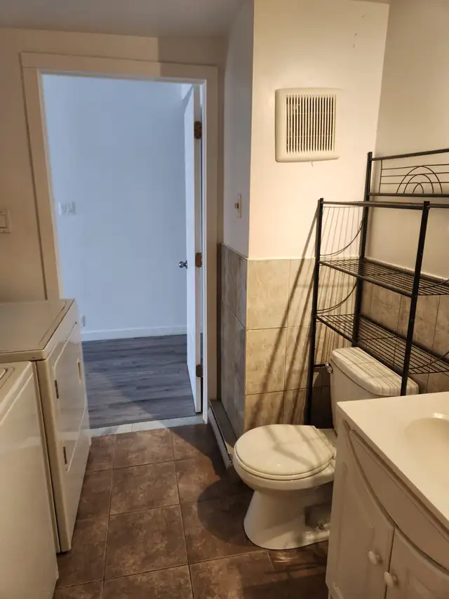 4 1/2 disponible immédiatement, près du métro Cadillac - Photo 4