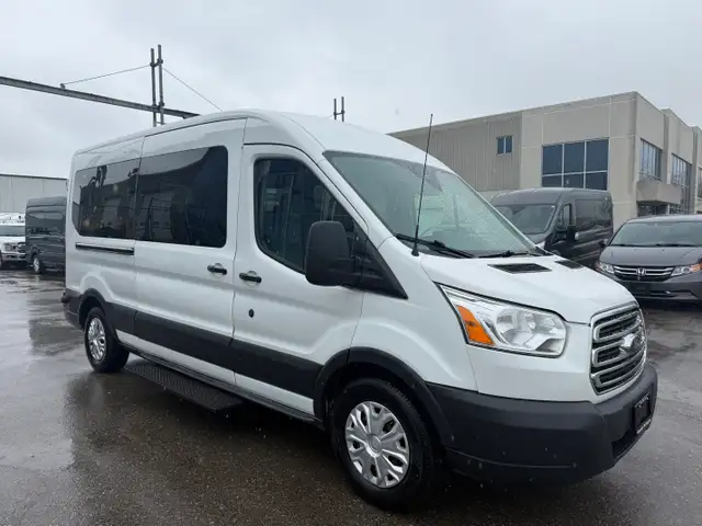 2015 Ford Transit Wagon Ford Transit - 12 Passengers - Photo 4