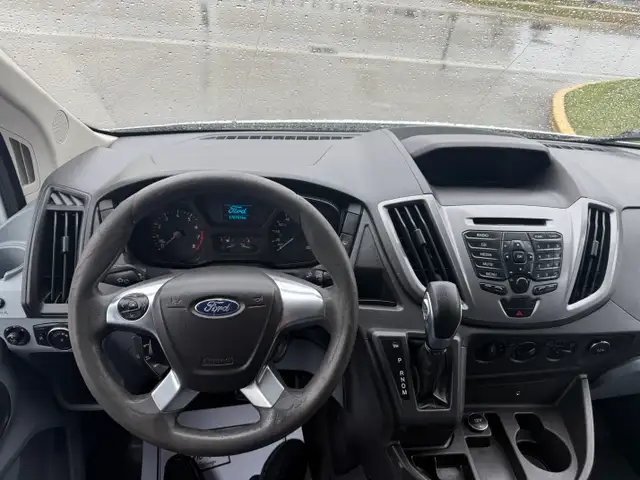 2015 Ford Transit Wagon Ford Transit - 12 Passengers - Photo 17