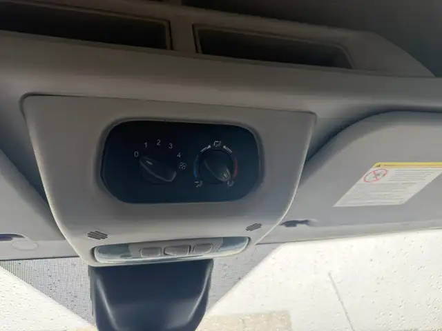 2015 Ford Transit Wagon Ford Transit - 12 Passengers - Photo 19