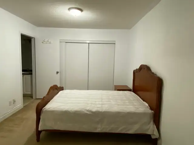 Etobicoke 2BR 1.5BR  Stacked Condo Townhouse for Rent - Photo 7