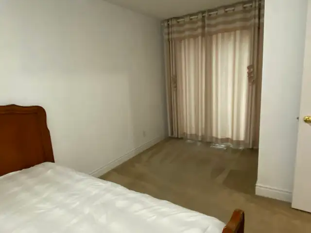 Etobicoke 2BR 1.5BR  Stacked Condo Townhouse for Rent - Photo 8