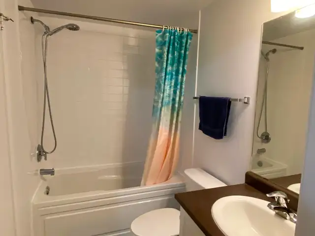 Etobicoke 2BR 1.5BR  Stacked Condo Townhouse for Rent - Photo 9