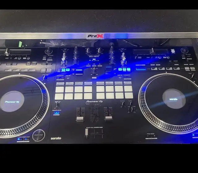 Pioneer Rev7  Dj controller with hardcase rev 7 rev-7