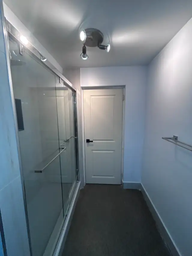 Bright, renovated 1BR   office Avail. June1st - Photo 3