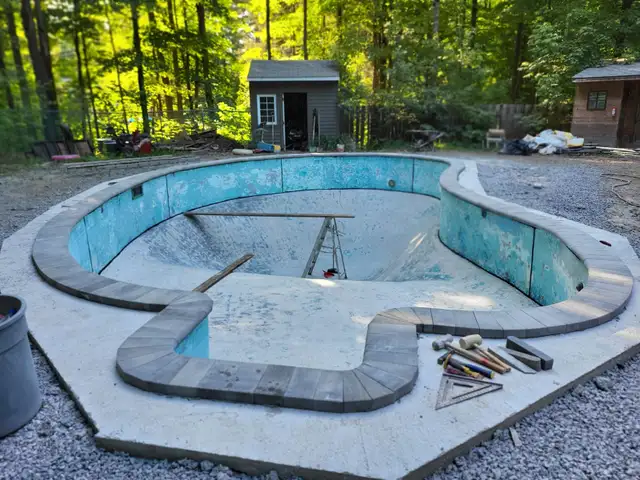 Looking for Cement finisher with truck. 40$/Hour cash