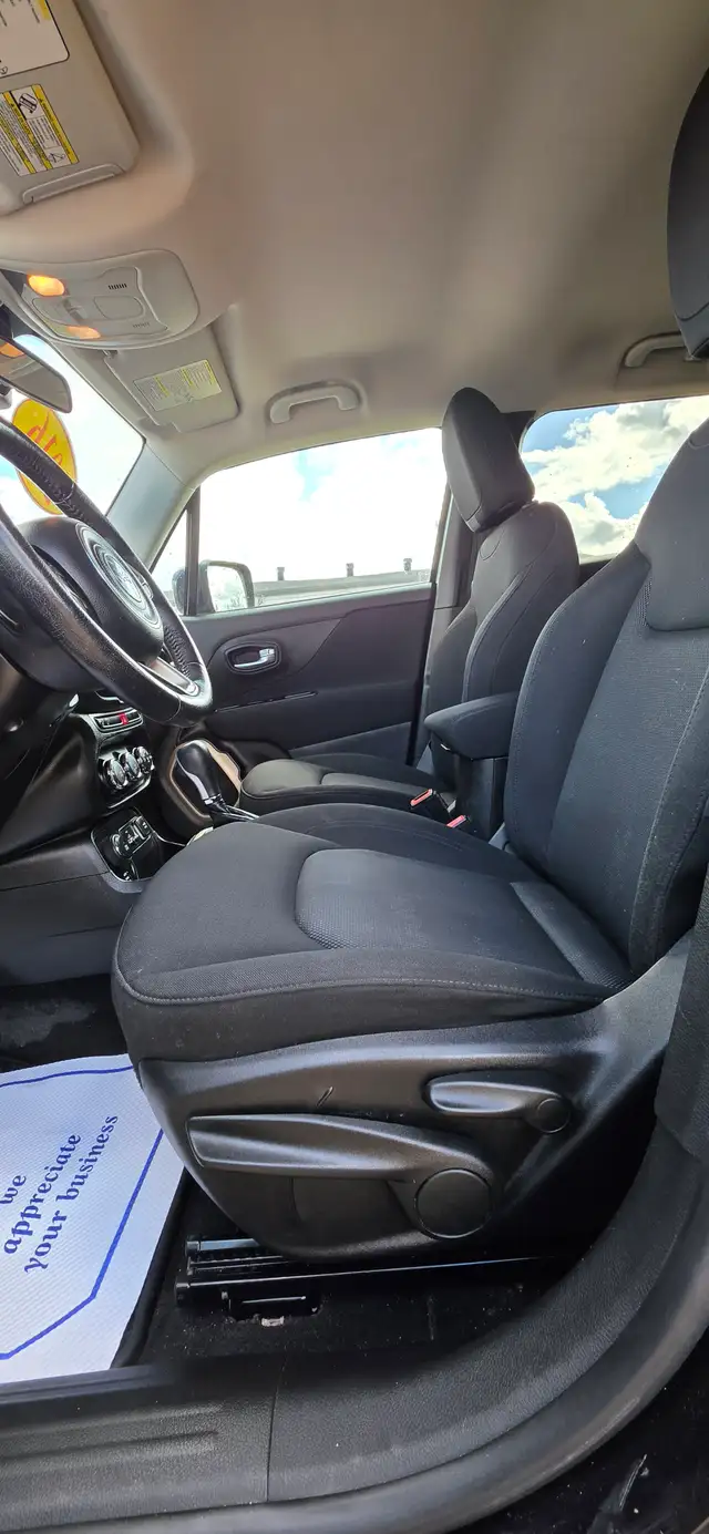 2016 Jeep Renegade North 4WD /LOW KM/LOCAL! - Photo 22