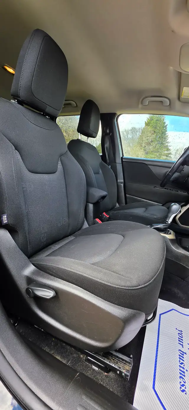 2016 Jeep Renegade North 4WD /LOW KM/LOCAL! - Photo 24