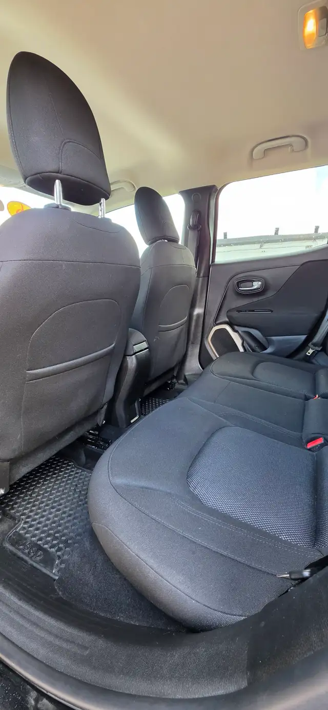 2016 Jeep Renegade North 4WD /LOW KM/LOCAL! - Photo 26