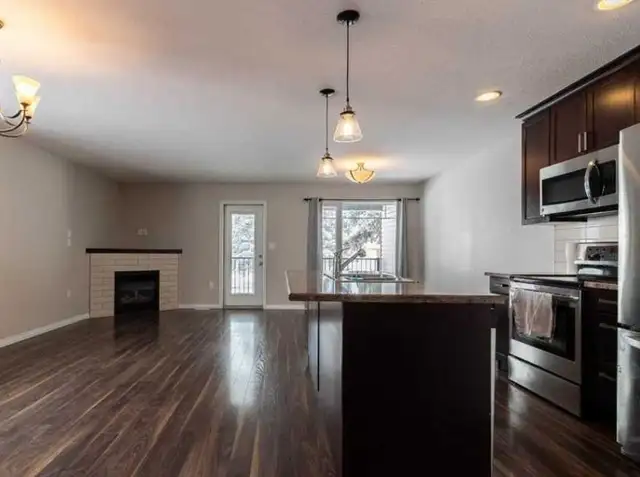 4 Bedroom Duplex for Rent – Norwood Area | Near College & Schoo - Photo 2