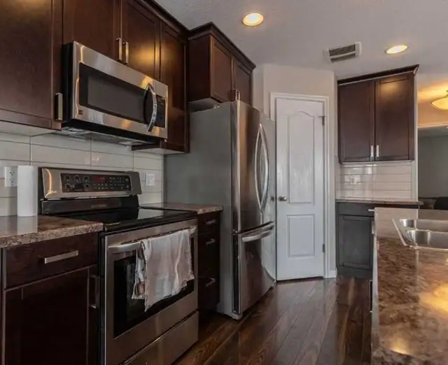 4 Bedroom Duplex for Rent – Norwood Area | Near College & Schoo - Photo 10