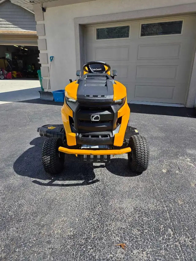 cub cadet xt2 like new - Photo 7