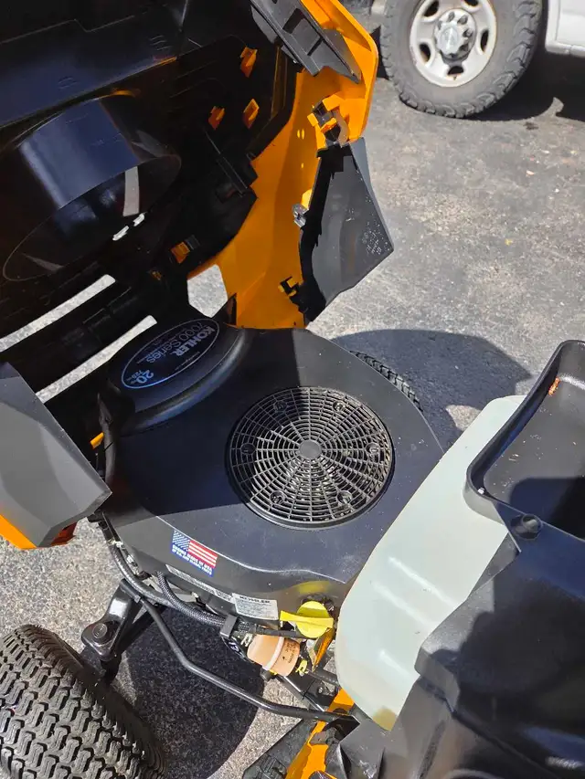 cub cadet xt2 like new - Photo 8