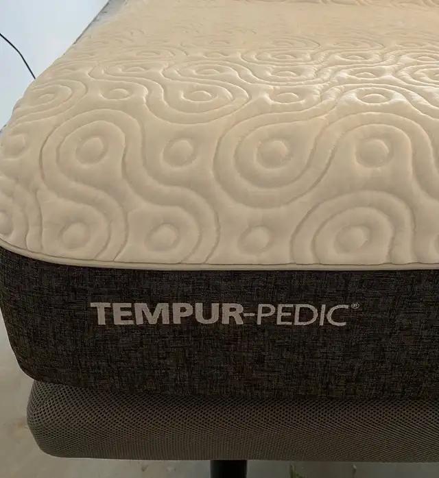 Queen size Tempurpedic Mattress with Power Adjustable Base - Photo 2