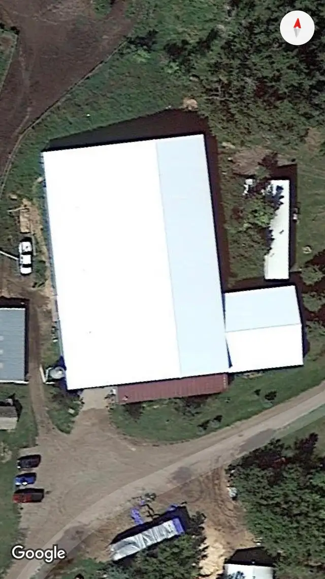 Horse farm 10 min south of Calgary hiring full-time experien - Photo 5