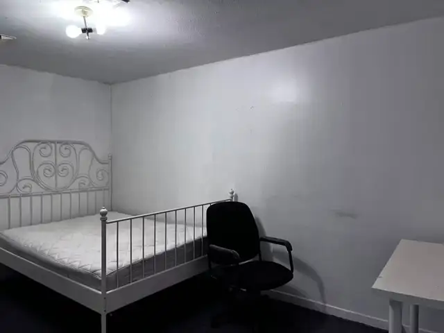 Bedrooms,Mcbride &Erindale Station Rd,Mississauga,L5C 1W7 - Photo 7