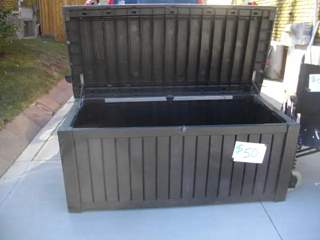 BROWN DECK BOX NEEDS A LITTLE CLEANING BUT WORKS JUST FINE!