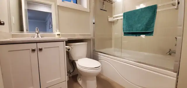 Female - (1) fully furnished room - available May 1st, 26 - Photo 3