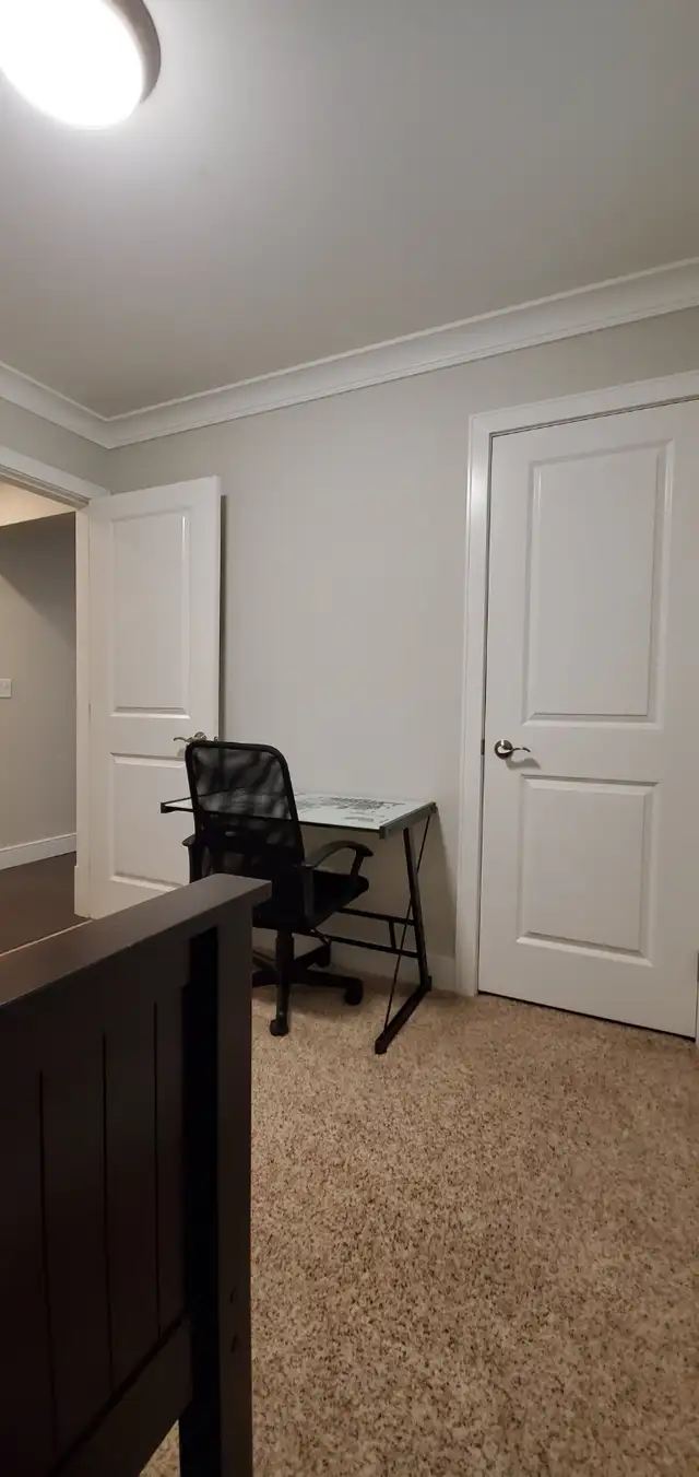 Female - (1) fully furnished room - available May 1st, 26 - Photo 8